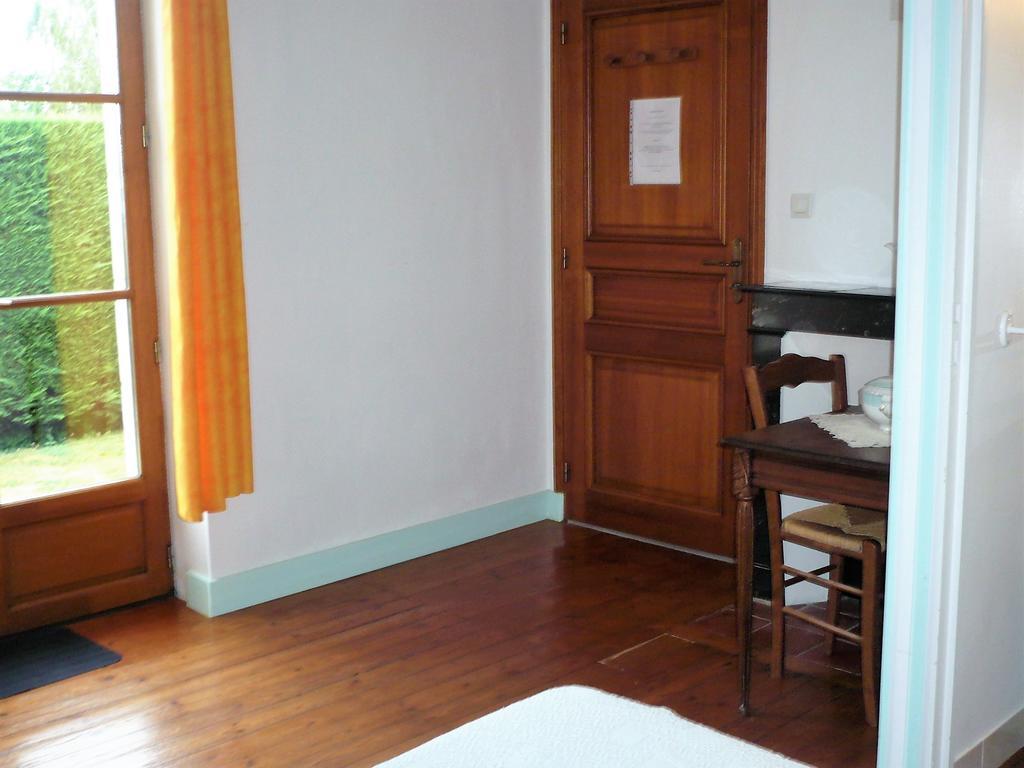 Chambres D'Hotes Anne-Marie Châtillon-sur-Indre Exteriör bild